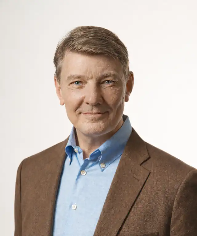 Dr Bjoern Peters