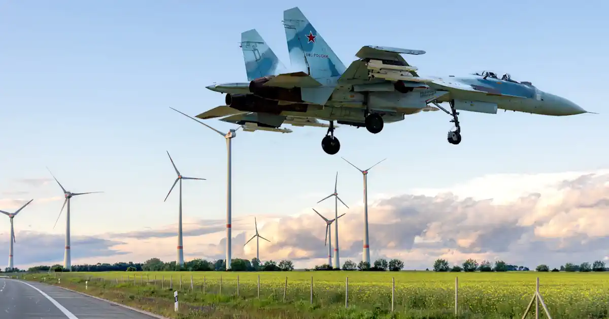 Windpark mit einer Suchoi SU-30 Freundschaftsbesuch